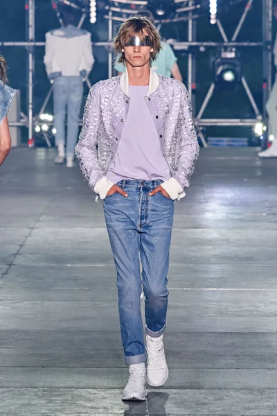 Look 27
